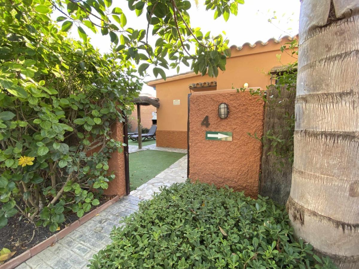 Casa Bungalows Con Jardin Privado Y Piscina Compa Кадис Екстериор снимка